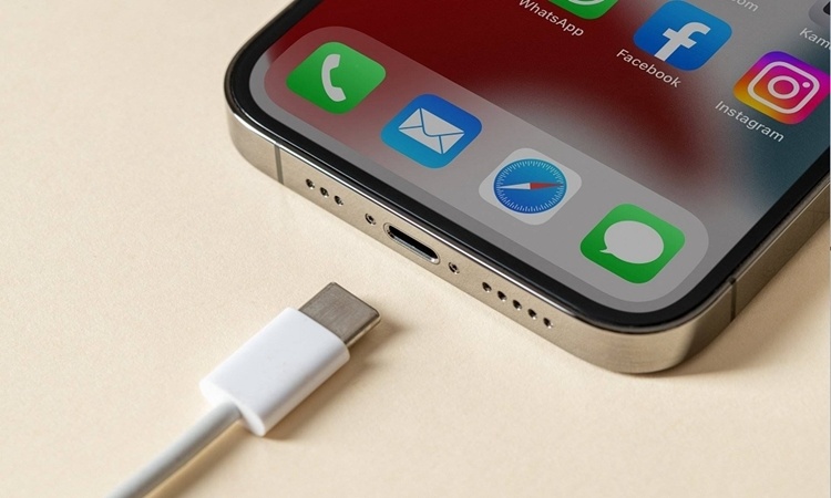 苹果将考虑为iPhone 15引入USB 4.0芯片：最高速度可达40Gbps