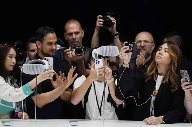 当VR/AR行业为苹果欢呼时，他们在欢呼什么？